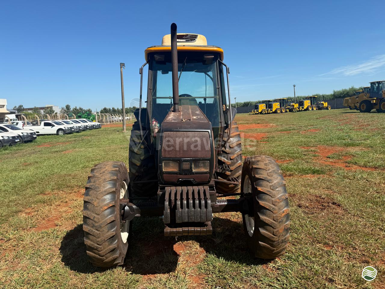 TRATOR VALTRA VALTRA 900 Tração 4x4 Terraverde Rental - SP CASA BRANCA SÃO PAULO SP
